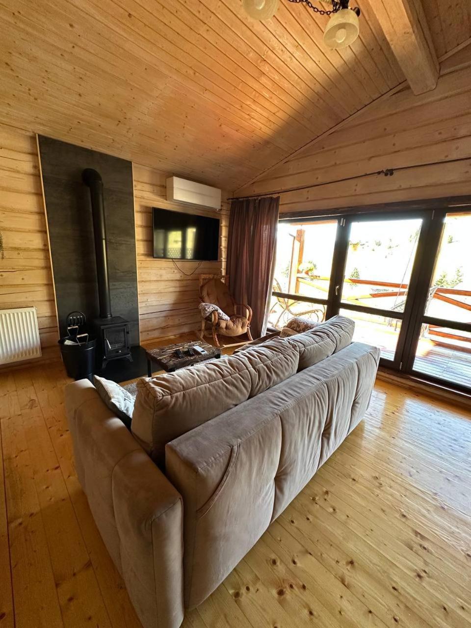 Villa Над Фермою Nizhniy Studenyy Exterior foto